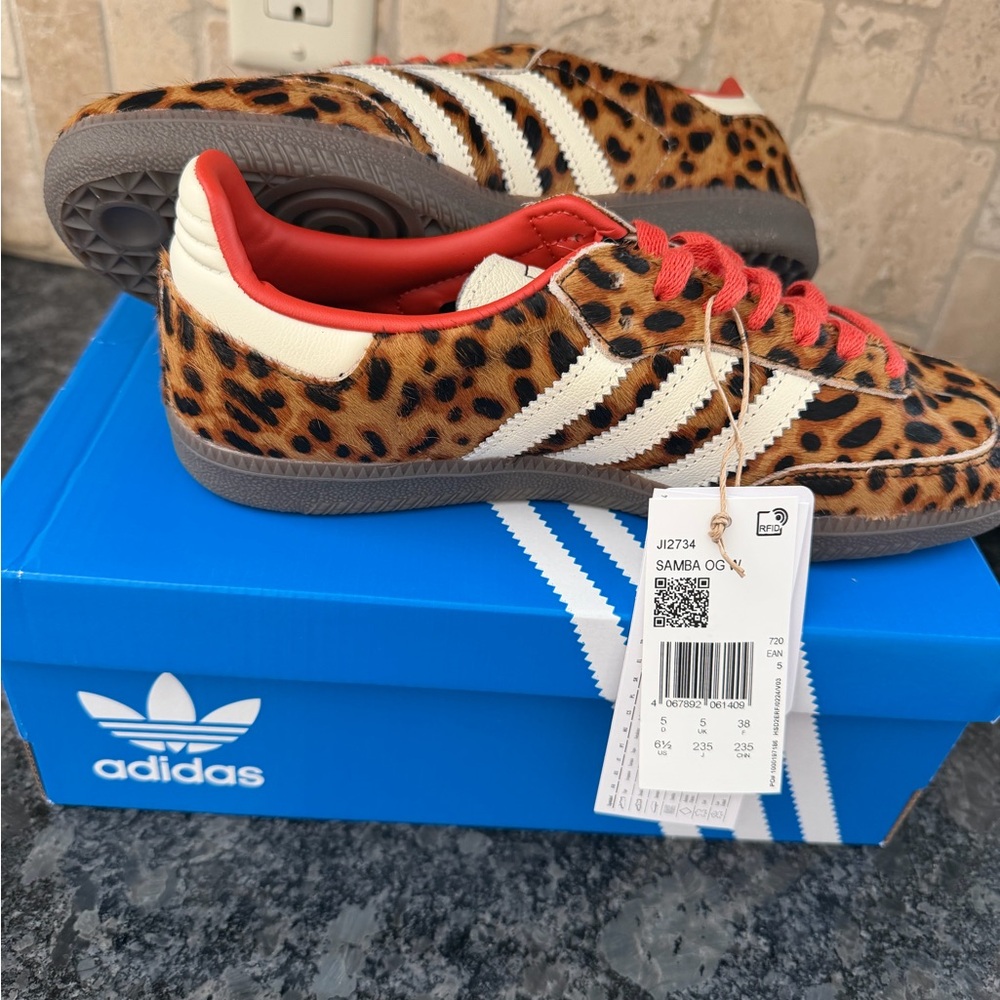 Adidas leopard Sambas 6.5 women’s